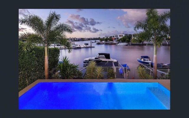 Waterfront Wonder