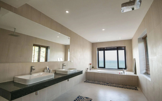 Villa Tasanee