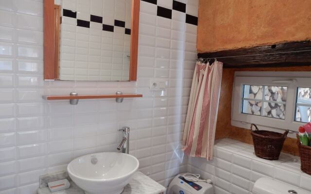 Cozy Home in Haut-du-them-château-lambert With Garden