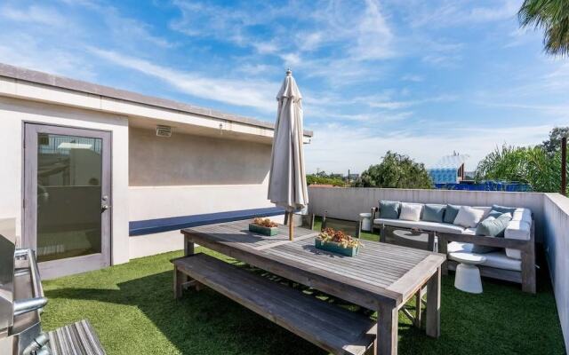 New Architectural House Rooftop Deck 3BD
