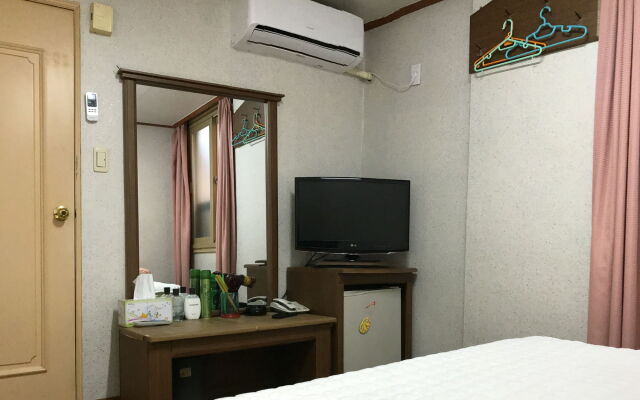 J Motel