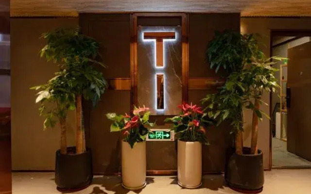 Luoyang T1 E-sports apartment