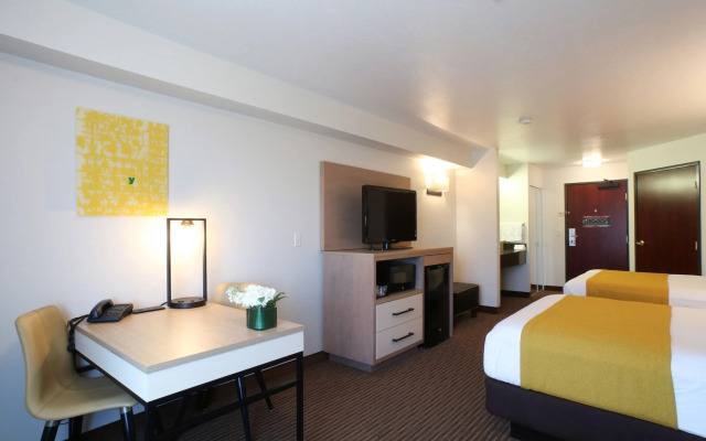 Oxford Suites Spokane Valley