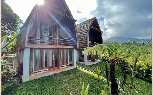 Camaradvipa Retreat Munduk