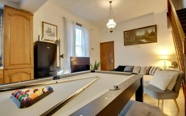 Portsmouth Maisonete Pool Tennis Table