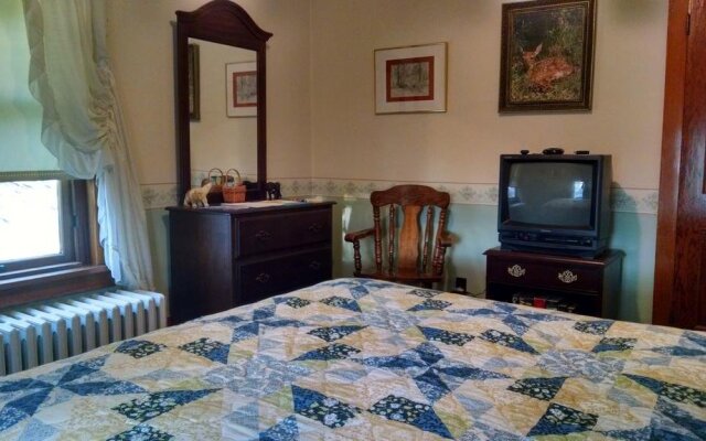 Fish & Loaves Bed and Breakfast