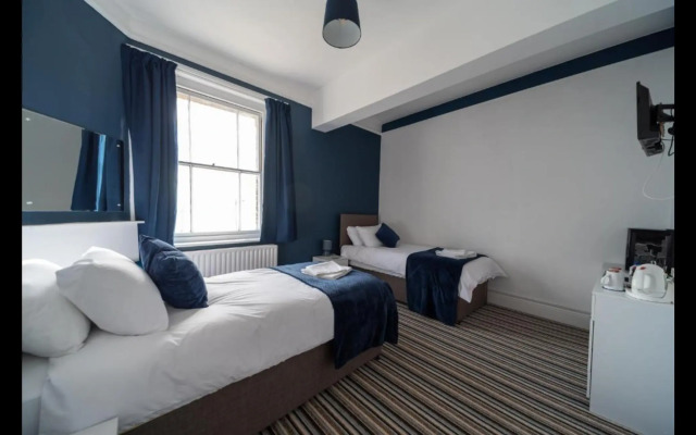 OYO Lord Kitcheners Guest House