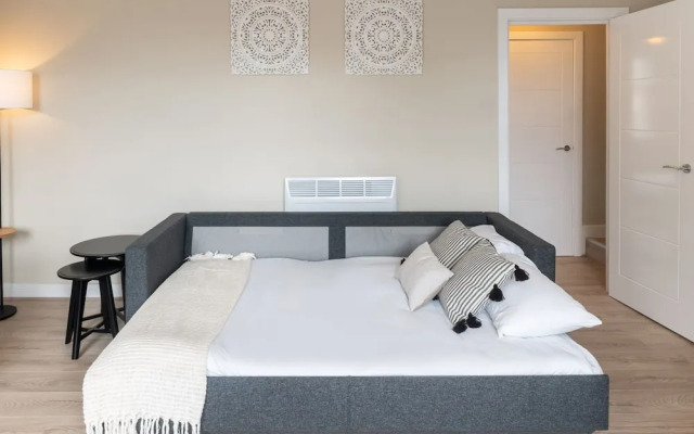 Host Stay The Quarter