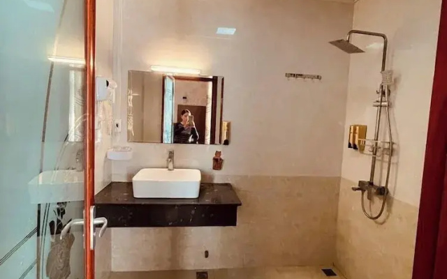 Ha Long Lotus Hotel