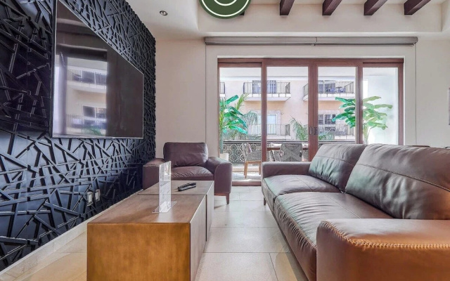 Luxury 2BR Condo in Romatic Zone - Rooftop Pool