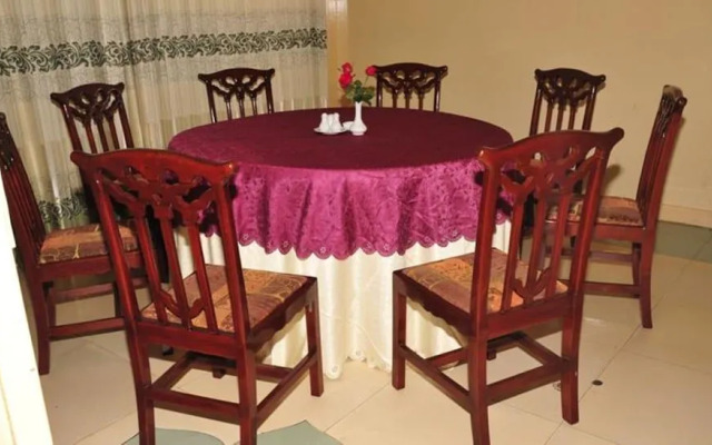 Golden City Crown Hotel