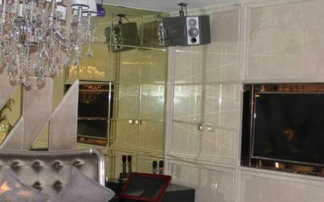 Yinchuan Juli Six Red Hotel