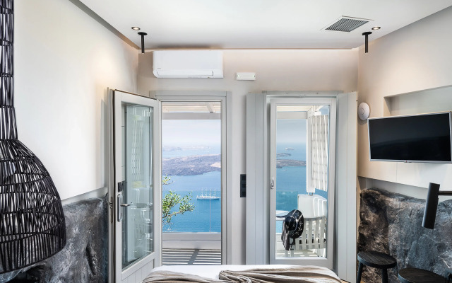 On The Rocks Hotel