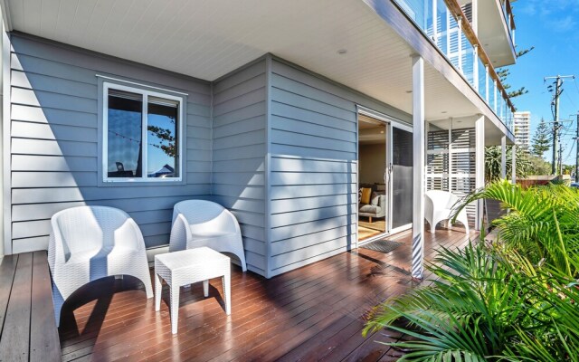 Bujerum Apartments on Burleigh