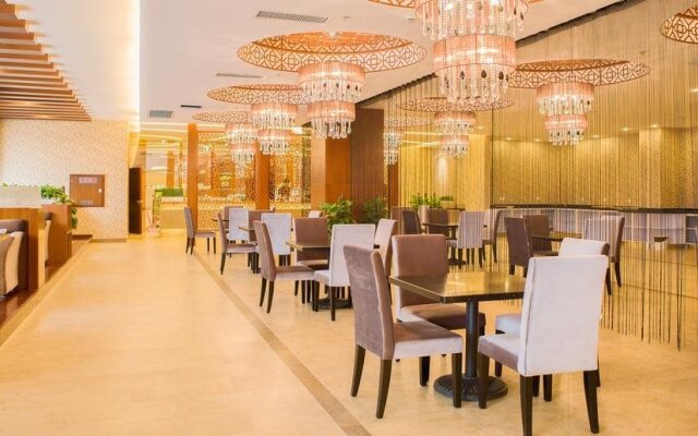 Round Hotel