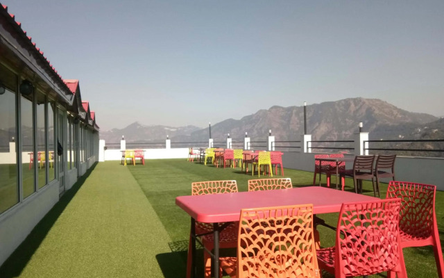 OYO 9101 Shoghi Eco Valley