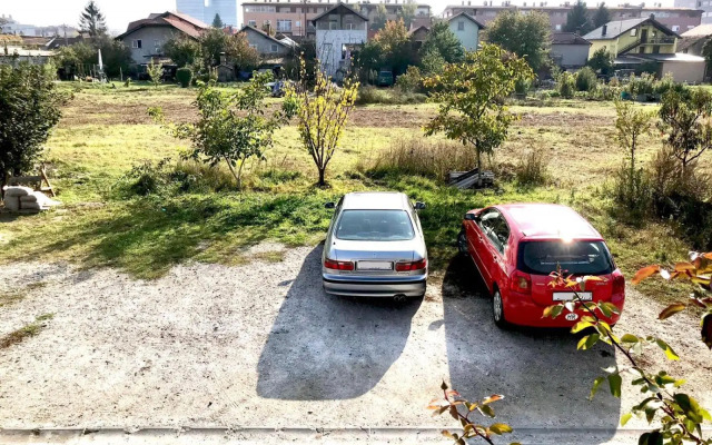 Slatka sobica za dvoje sa upotrebom zajednicke kuhinje i kupaonice