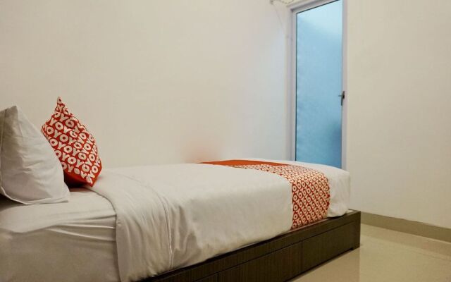 OYO 1158 Basecamp Hostel