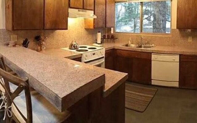 Mammoth S #228 2 Bedroom Condo