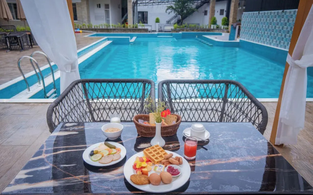 Majestic Lake Front Hotel & Suites