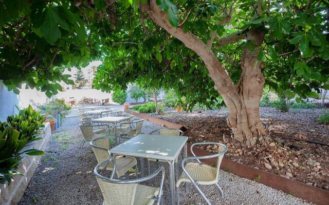 Petit Garden Hotel by Flacalco