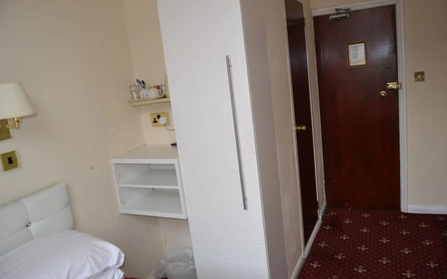 Hyde Park Court Hotel