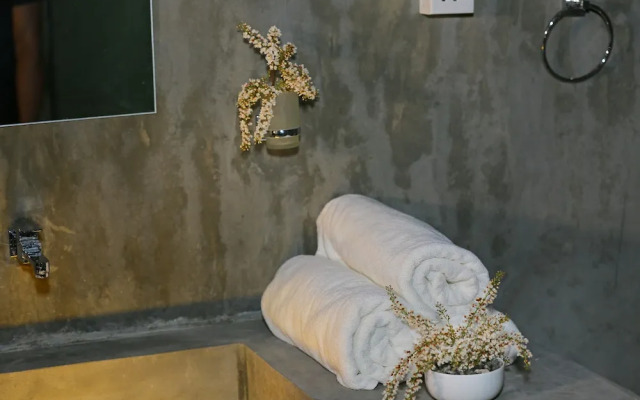 Yala Wild Hut