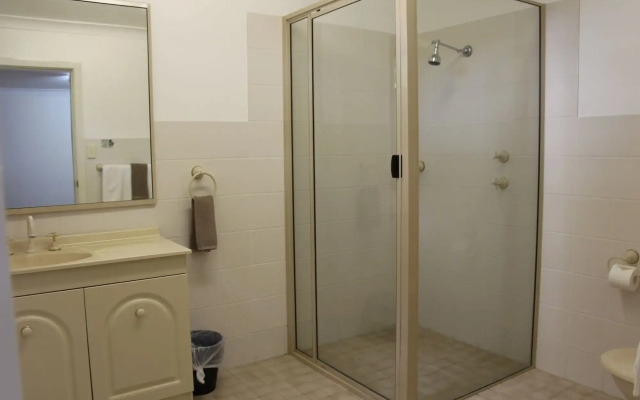 Pioneer Way Motel