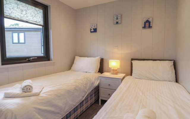 6 Pinewood Retreat