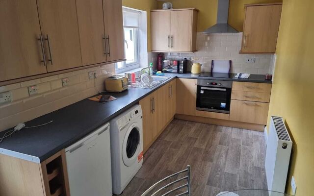 Dog Friendly 2-bed Apartment in Newcastle Emlyn