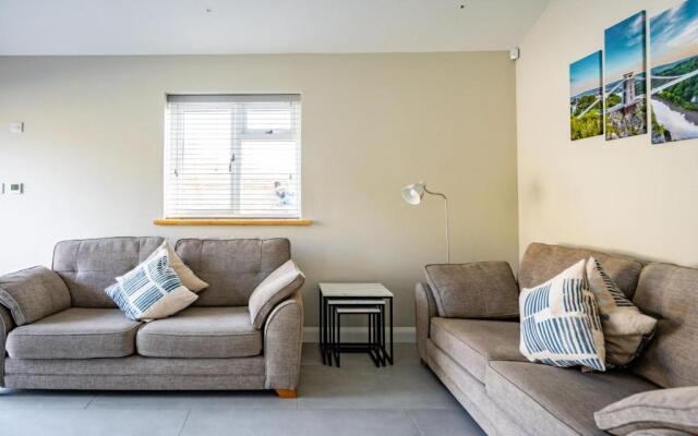 Fantastic and Sleek 3BD Home Wrington Bristol