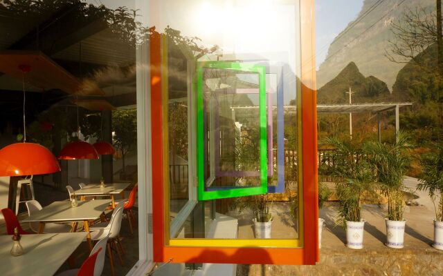 Yangshuo Wada Hostel by Yulong River