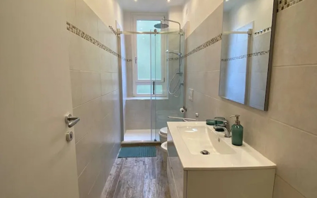 Apartment Near the Colosseum With Metro Line A a 2-minute Walk Away