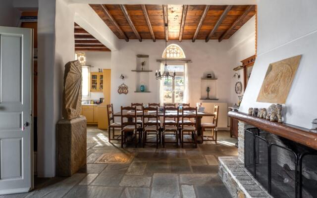 Maison Simone with private heated infinity pool & spectacular sea view