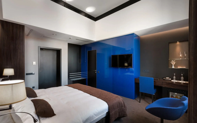 Bank Hotel