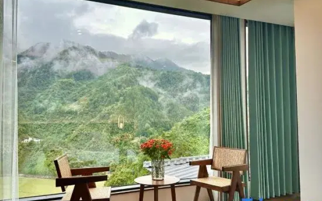 Jiye Wilderness Inn