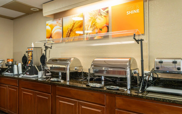 Comfort Inn & Suites Lakeland North I-4