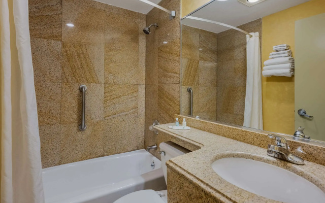 Quality Inn JFK Airport Rockaway Blvd