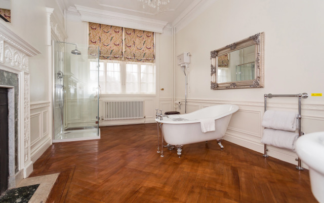 Rushton Hall Hotel & SPA