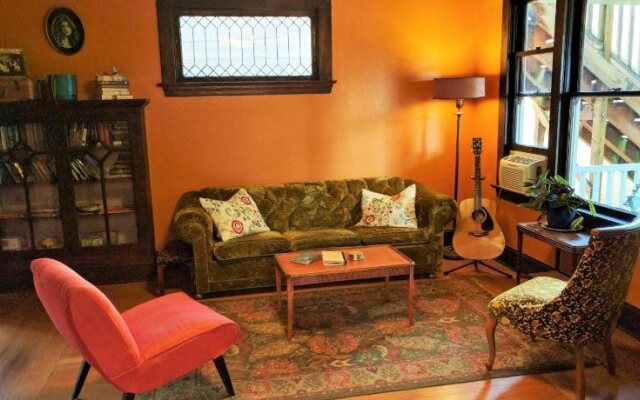 Bluebird Guesthouse