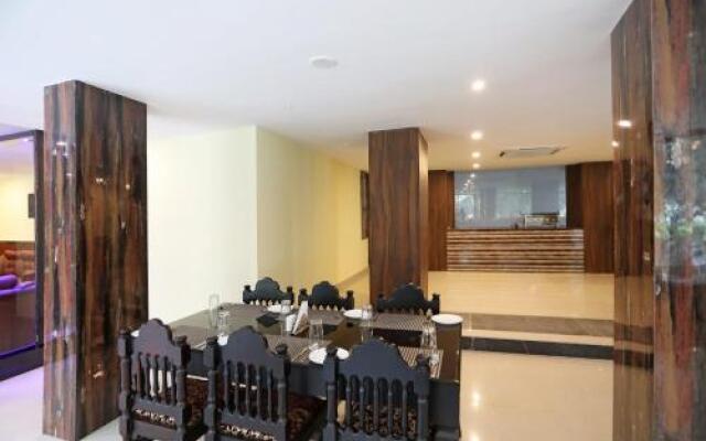 OYO 17418 Hotel Pipul