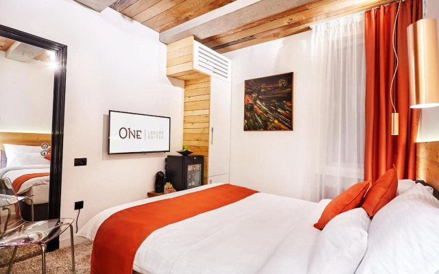 One Luxury Suites
