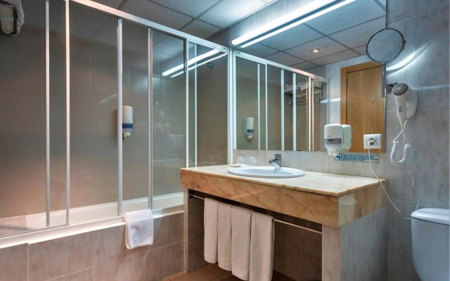 B&B HOTEL Versailles Rocquencourt