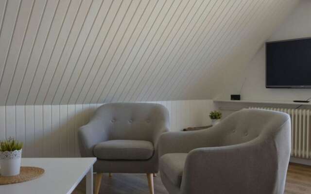 Langeness Modern Retreat