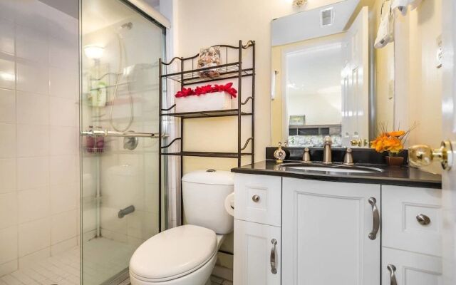 Retreat To A Beautiful Suite In Toronto