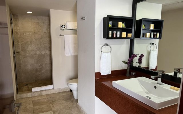 St Isidro Suites Corporate Housing SPA & Wellness Center