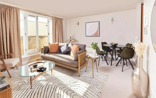 The Sussex Way Studio - Pleasing 1bdr Flat With Balcony