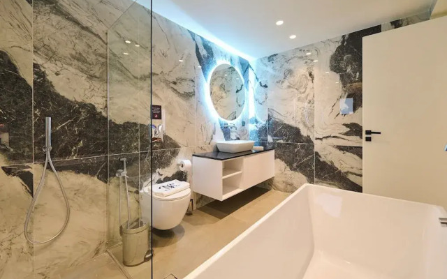 Monarco Executive Rooms