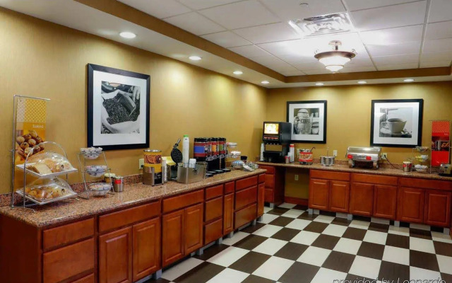 Hampton Inn & Suites Greenfield