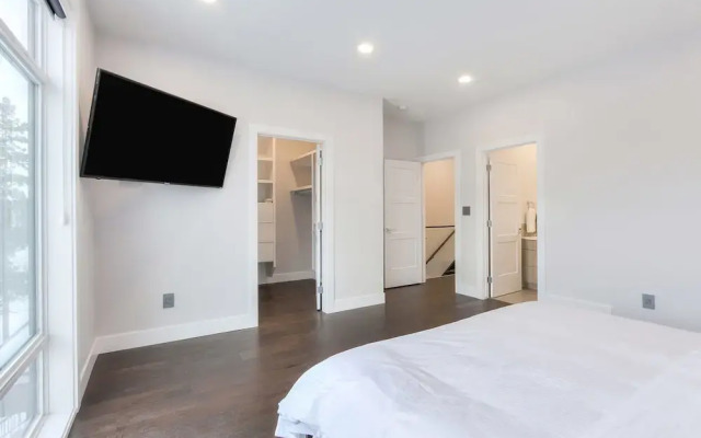 New Luxury Townhome 27